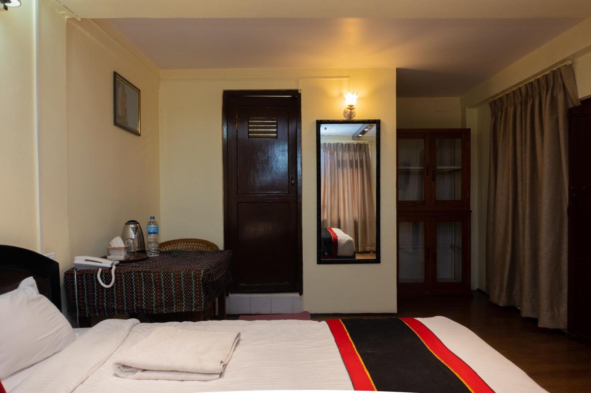 Tulaja Boutique Hotel Bhatgoan Extérieur photo