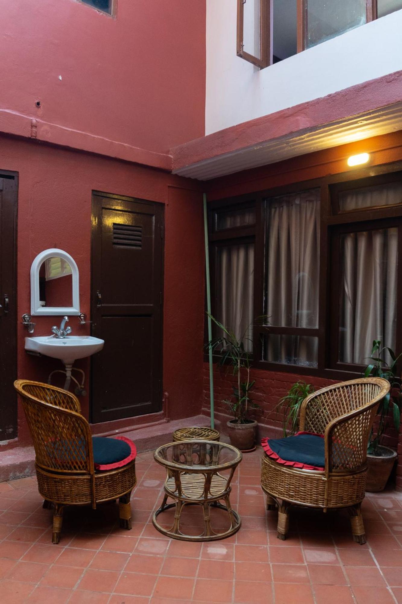 Tulaja Boutique Hotel Bhatgoan Extérieur photo