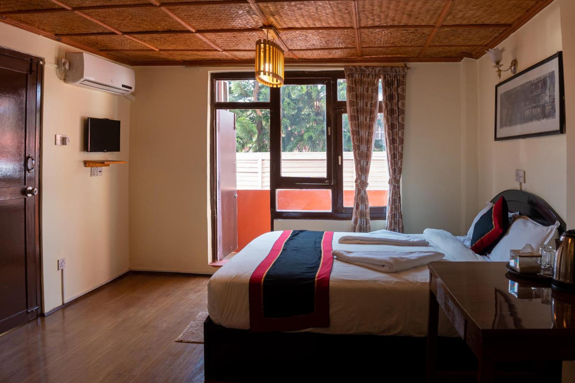 Tulaja Boutique Hotel Bhatgoan Extérieur photo